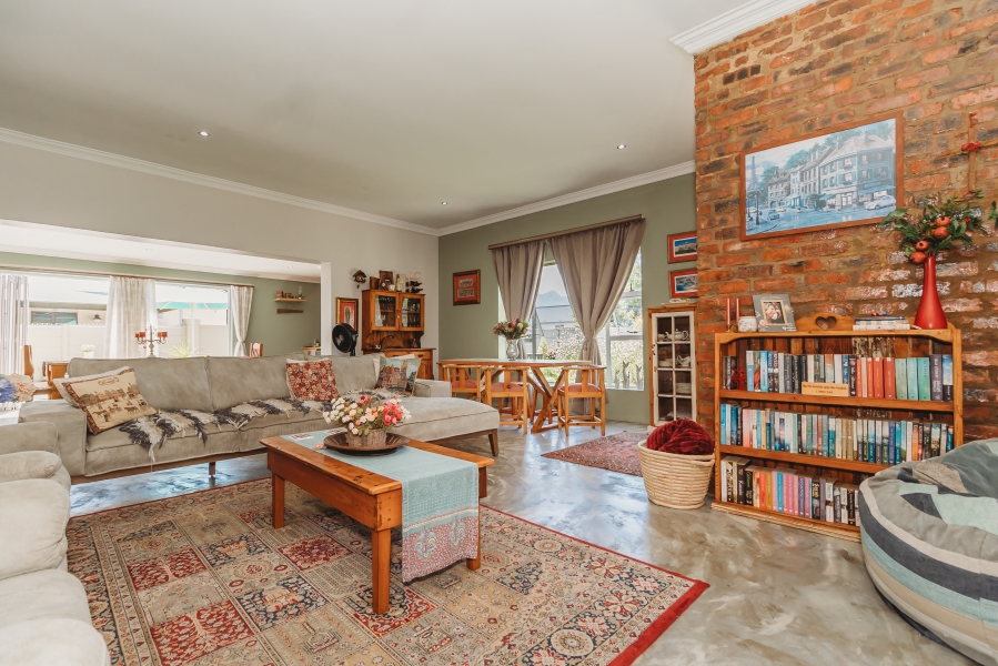 5 Bedroom Property for Sale in Heather Park Western Cape